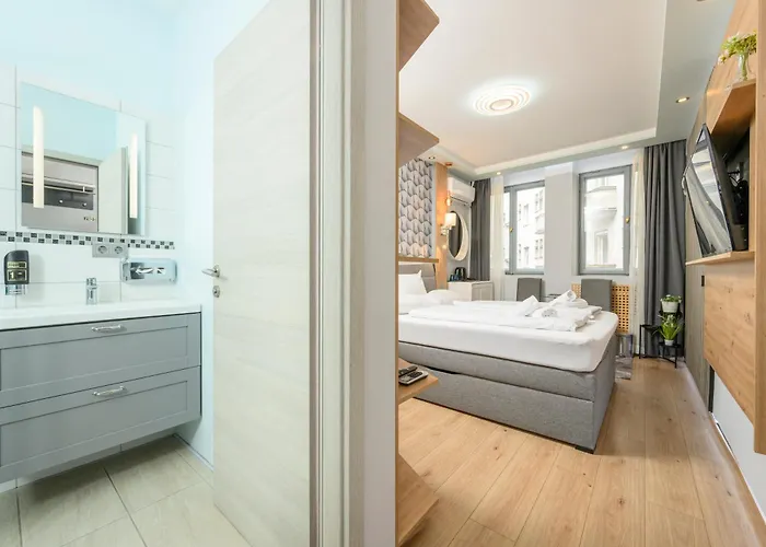Palais Palffy Aparthotel 3*