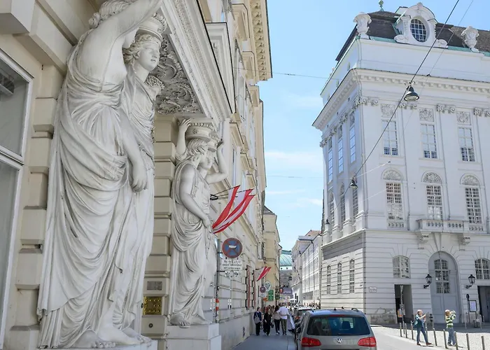 Palais Palffy Aparthotel 3*