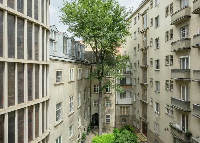 Palais Palffy Aparthotel 3*