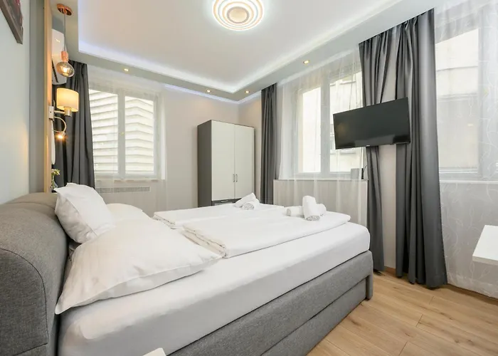 Aparthotel Palais Palffy 3*
